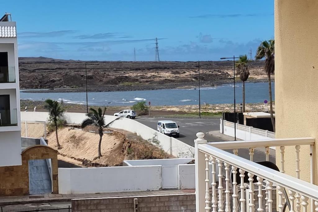 Gilda: Beautiful Spacious Apartment. Seaview From Rooftop Terrace كوراليهو المظهر الخارجي الصورة