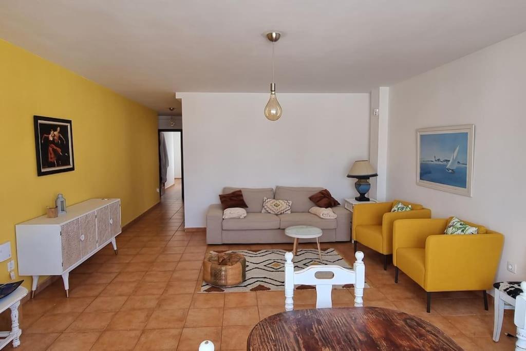 Gilda: Beautiful Spacious Apartment. Seaview From Rooftop Terrace كوراليهو المظهر الخارجي الصورة