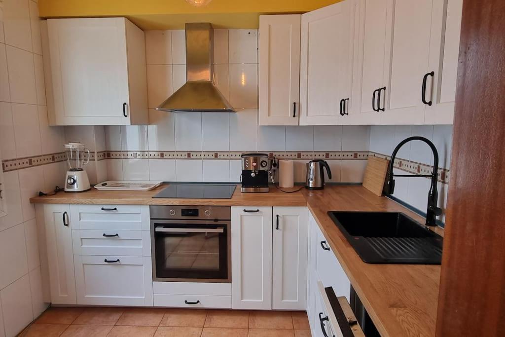 Gilda: Beautiful Spacious Apartment. Seaview From Rooftop Terrace كوراليهو المظهر الخارجي الصورة
